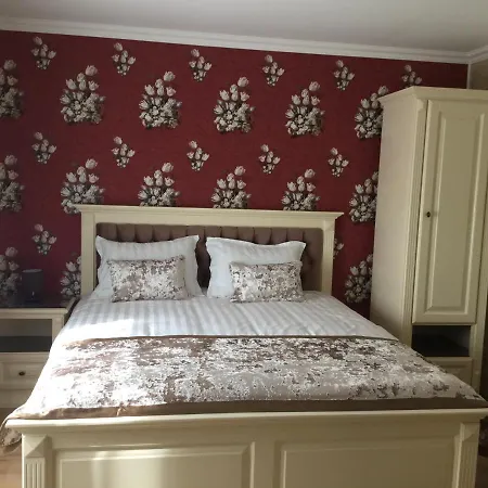 招待所 Royal 曼加利亚